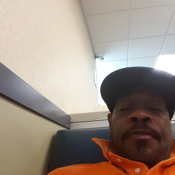 Profile Picture of Frank Dozier (@tanktop1) on Poshmark