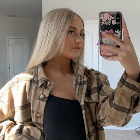 Profile Picture of Alexis Paulinski (@apaulinski) on Poshmark