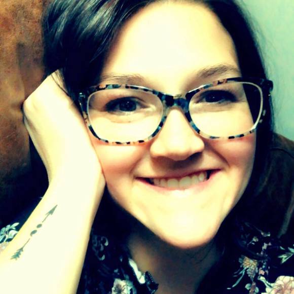 Profile Picture of Stephanie Locklear (@alinakaya08) on Poshmark