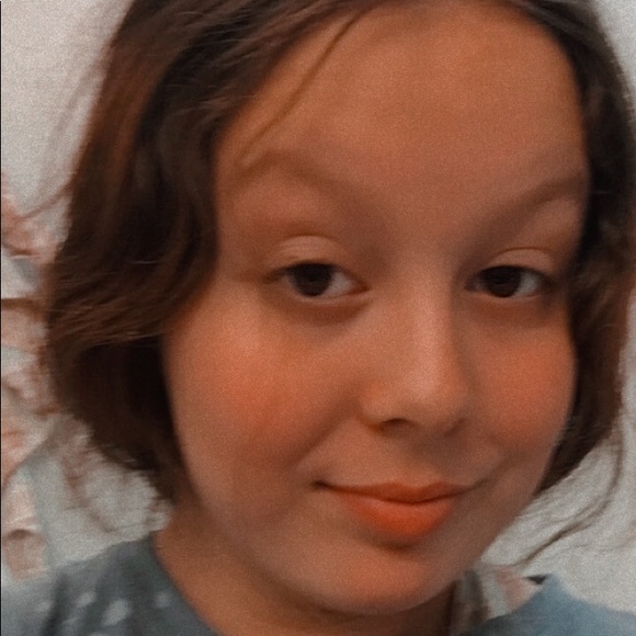 Profile Picture of Lucy Rogers (@lucyrogers_) on Poshmark