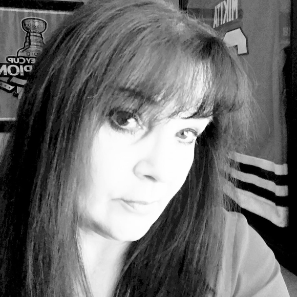 Profile Picture of Debrah Burga (@dab0717) on Poshmark