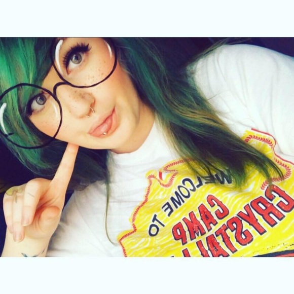 Profile Picture of Mckenzie Potteiger (@enzella) on Poshmark