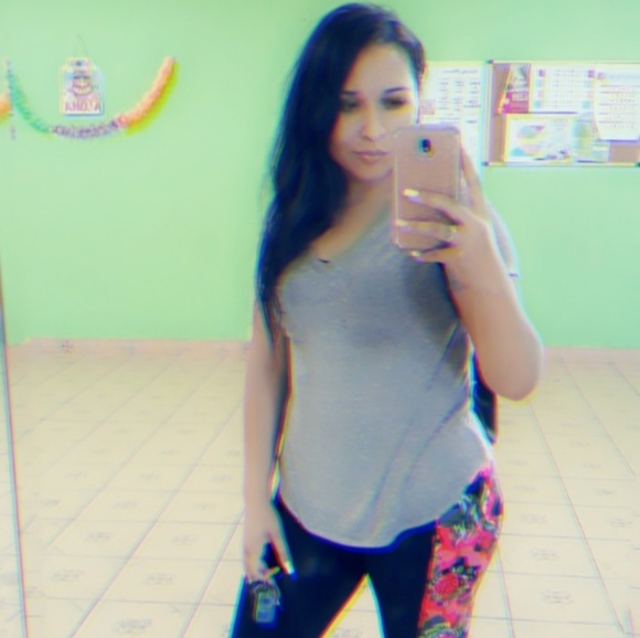 Profile Picture of Lidia Lopez (@limeri89) on Poshmark