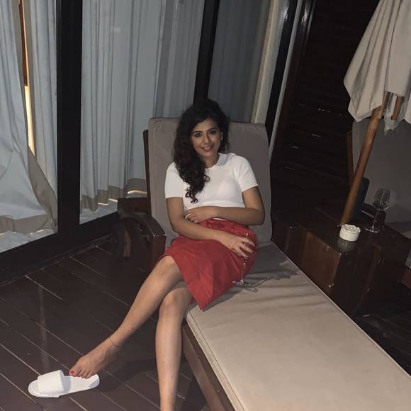 Profile Picture of Anuja Ravande (@anujaravandr) on Poshmark