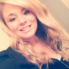 Profile Picture of Lindsay Case (@lindsaydawncase) on Twitter