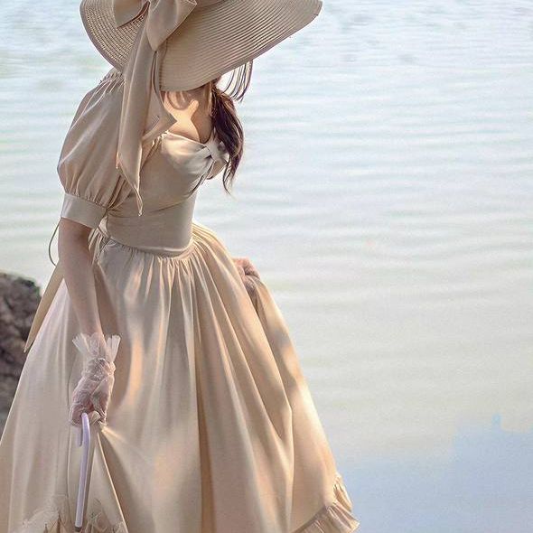 Leila - Tiktok Profile Picture of Leila (@holyfleming2) on Tiktok