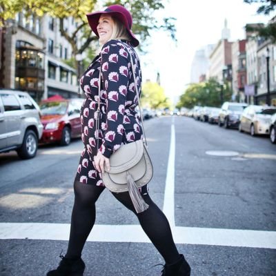 Profile Picture of Danielle || Boston (@asequinedlife) on Twitter