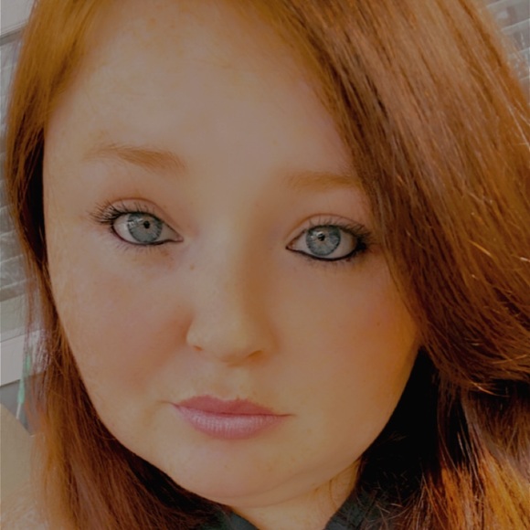 Profile Picture of Kacy Teeling (@kacyteeling) on Poshmark