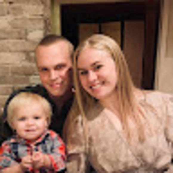 Profile Picture of Allie Fenelon (@alliejamesfen) on Poshmark