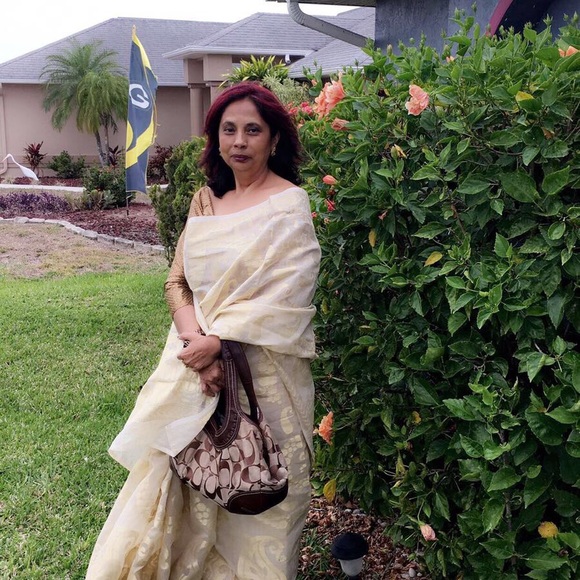 Profile Picture of Jaya Chatterjee (@jayac1060) on Poshmark