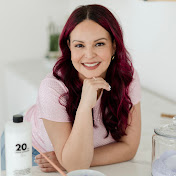 Profile Picture of Mirella Manelli (@MirellaManelli) on Youtube