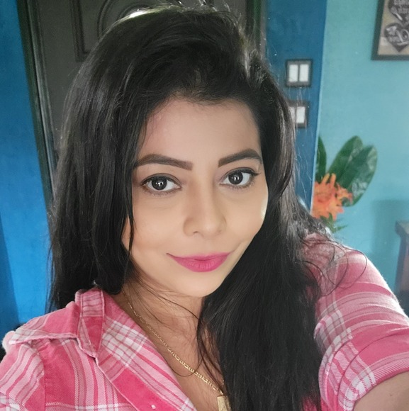 Profile Picture of Orienteña Oriente (@yamilethr818) on Poshmark