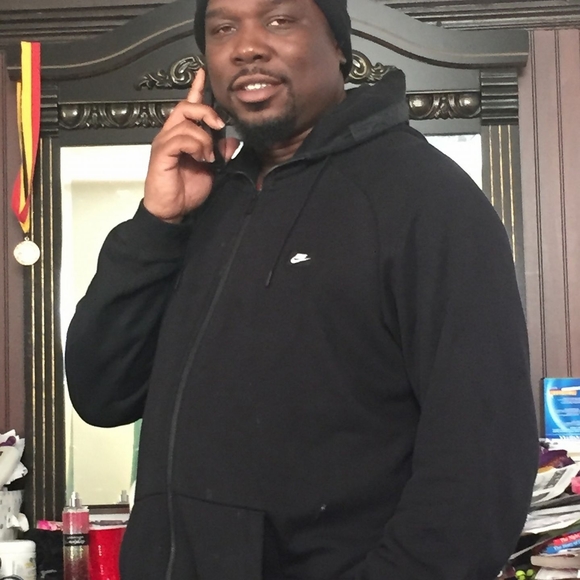 Profile Picture of Andre Steele (@honesty05) on Poshmark