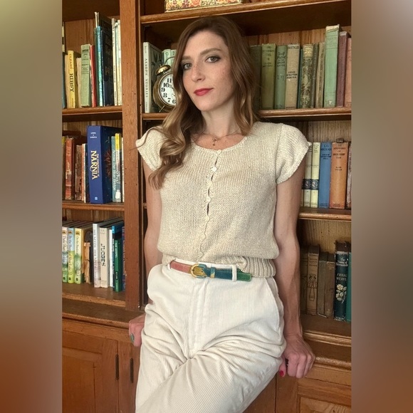 Profile Picture of Hannah Lessner (@dweet84) on Poshmark