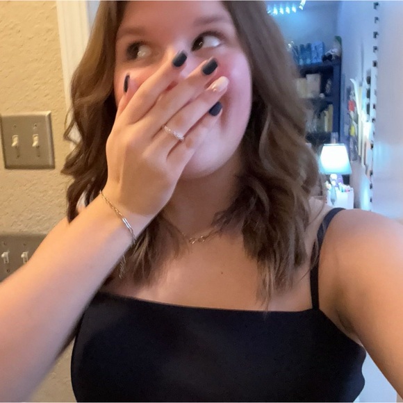 Gabriella Andrade - Poshmark Profile Picture of Gabriella Andrade (@gabbs_405) on Poshmark