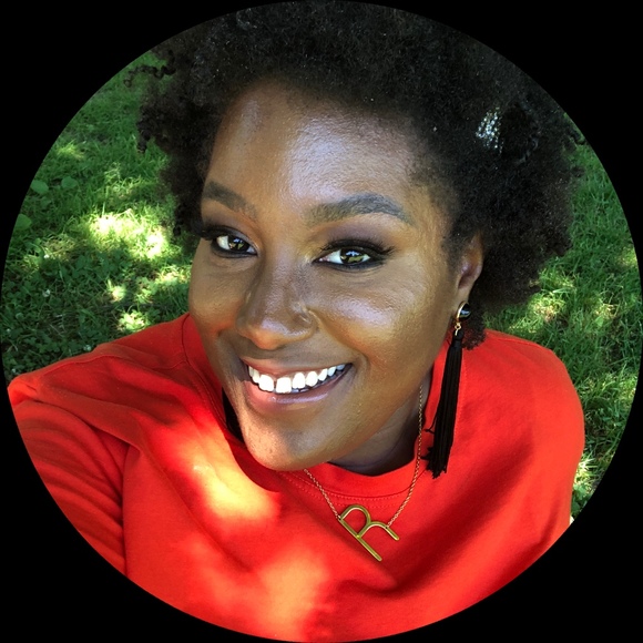 Profile Picture of Rayna Smaller (@brownray) on Poshmark