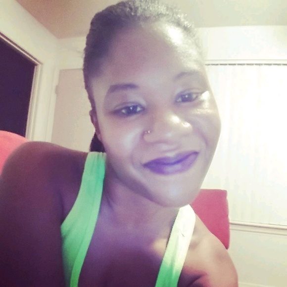 Candace Haltom - Poshmark Profile Picture of Candace Haltom (@chaltom) on Poshmark