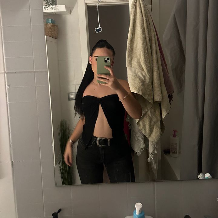 Profile Picture of paulaarenedo_ (@paulaarenedo__) on Tiktok