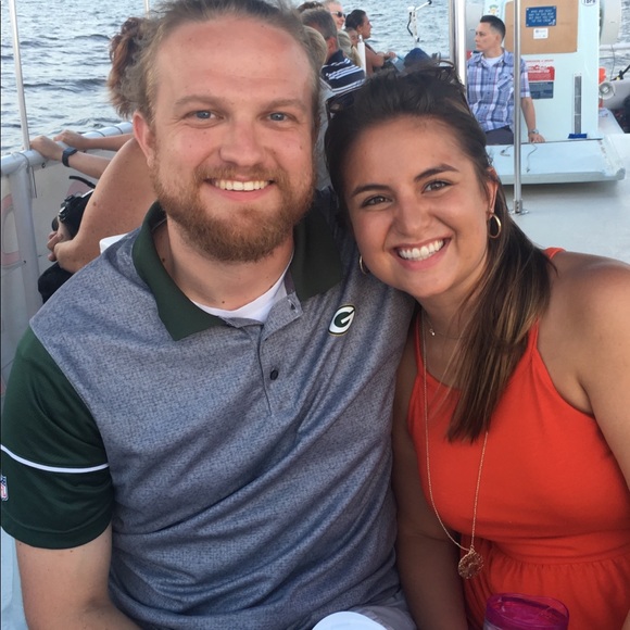 Kelly Raduechel - Poshmark Profile Picture of Kelly Raduechel (@kradue13) on Poshmark