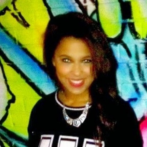 Whitney Head - Poshmark Profile Picture of Whitney Head (@whead0104) on Poshmark