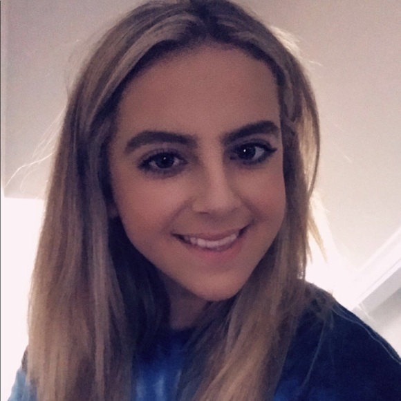 Profile Picture of Isabella Palazzolo (@isabellapala744) on Poshmark
