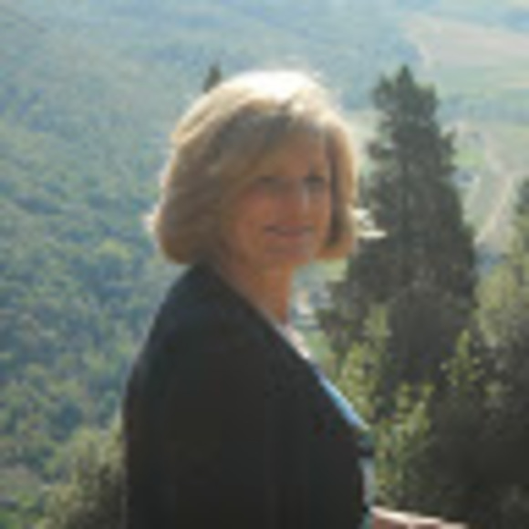 Profile Picture of Vicky Watson (@memwat) on Poshmark