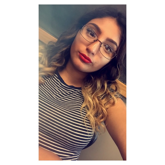 Profile Picture of Adriana Torres (@adriana375) on Poshmark
