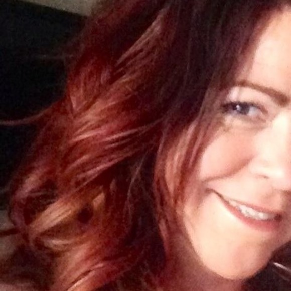 Profile Picture of Joanne Silva (@hotvryhot) on Poshmark