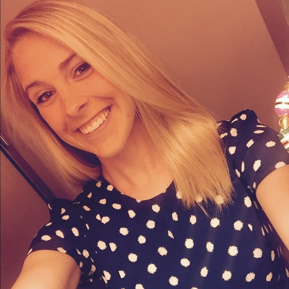 Profile Picture of Kathryn Easterling (@kceasterling) on Poshmark