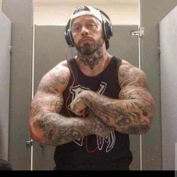 Profile Picture of James Lohr (@lohrj1031) on Poshmark