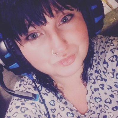 Profile Picture of Samantha Schellenberg (@subbagirl) on Twitter