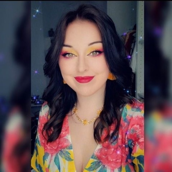 Olivia Naylor - Poshmark Profile Picture of Olivia Naylor (@olivian0221) on Poshmark