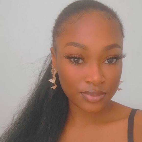 Profile Picture of Alliah Glasgow (@liahglasgow) on Poshmark