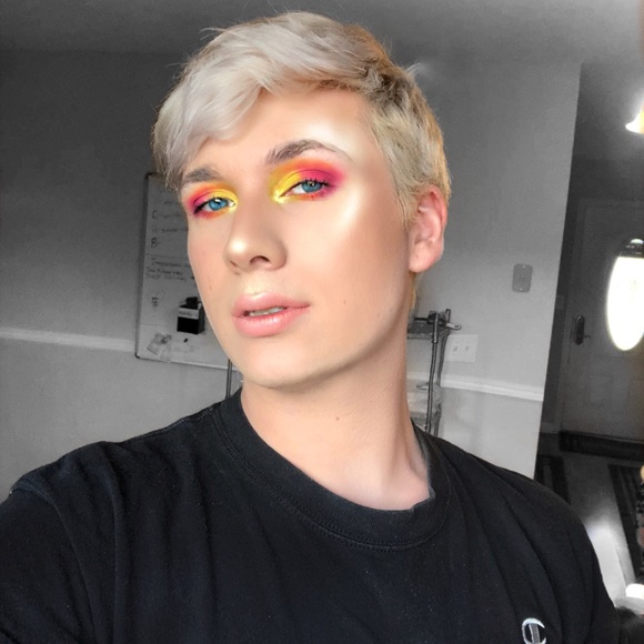Profile Picture of Jesse Mora (@17morajc) on Poshmark