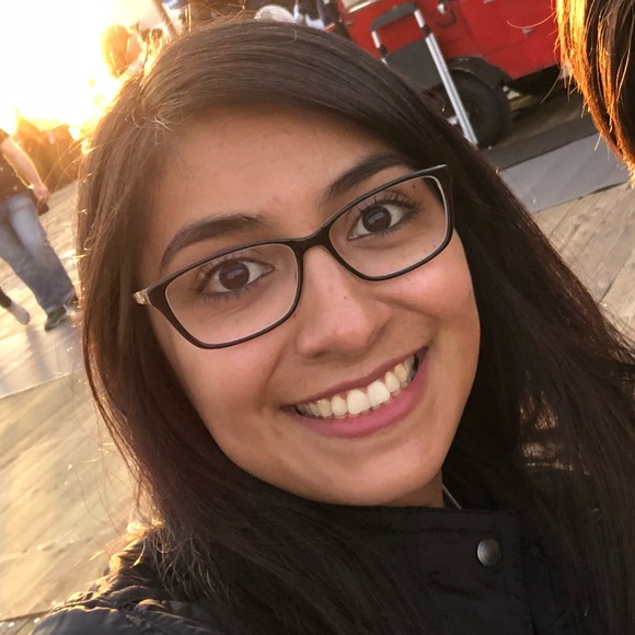 Profile Picture of Jenn L. (@frejastout) on Poshmark