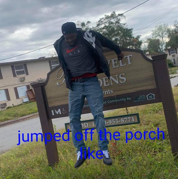 Profile Picture of Marc Marc (@marcusseymore24) on Poshmark