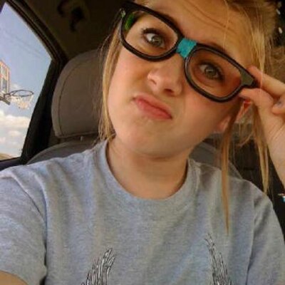 Profile Picture of Chloe Jameson (@chlobeth7) on Twitter