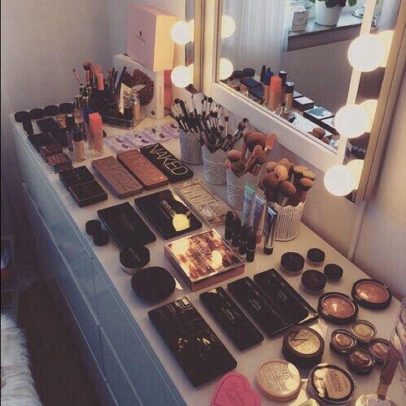 Profile Picture of Aisha Mcnair (@aishax33) on Poshmark