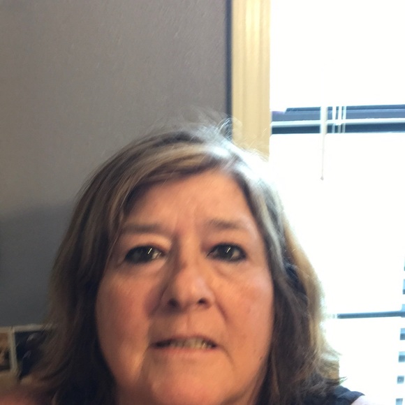 Profile Picture of Jerine Ladner (@jerine123) on Poshmark