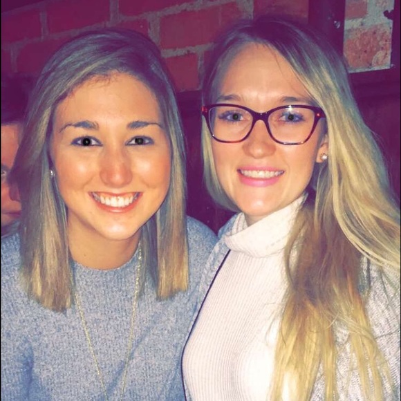 Profile Picture of Courtney Bantz (@clbantz) on Poshmark