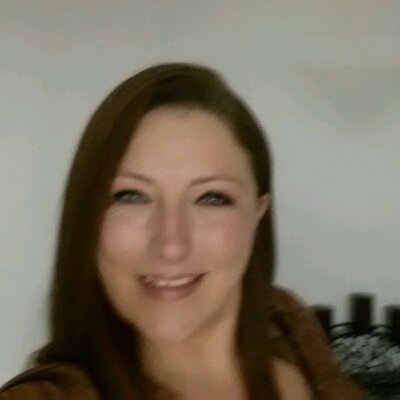 Profile Picture of Anne Knudson (@DomFairy72) on Twitter