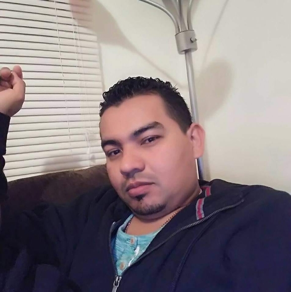 Profile Picture of Manuel Gonzalez (@manuelgonzal546) on Poshmark