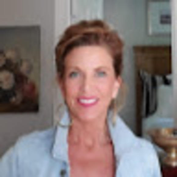 Profile Picture of Dori Witek (@djane2500) on Poshmark
