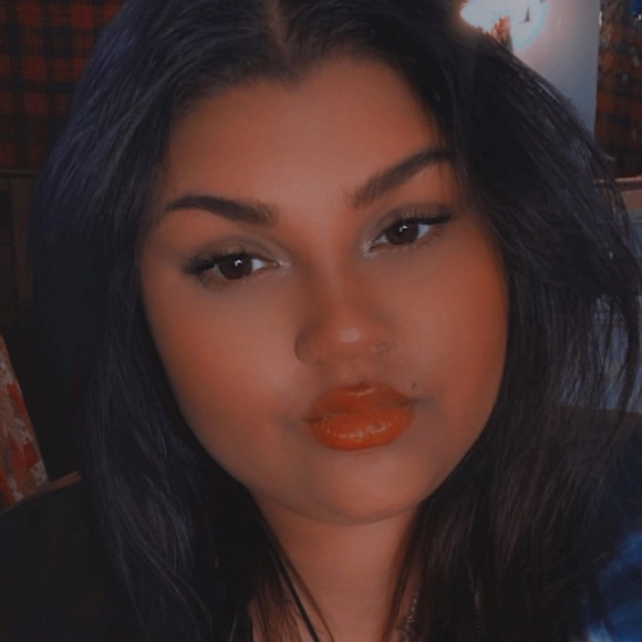 Profile Picture of Tabitha Kemp (@tabithakemp402) on Poshmark