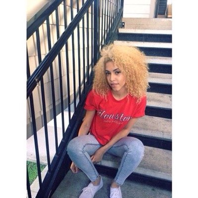Profile Picture of Sarah (@StacksSarah) on Twitter