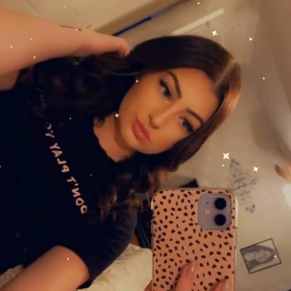 Profile Picture of Kirstin Oppenheim (@icurse_tin) on Poshmark