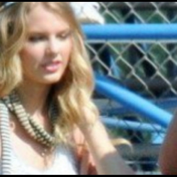 Profile Picture of Megadee Dubsky (@margdubsky) on Poshmark