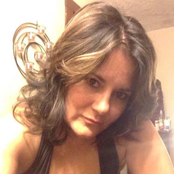 Profile Picture of Chris Medeiros (@hibbey) on Poshmark