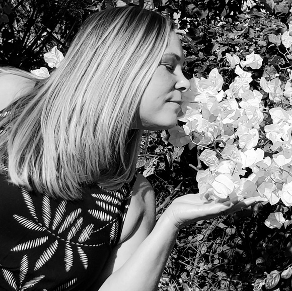 Profile Picture of Kim Hearn (@kimhearn7911) on Poshmark