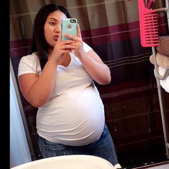 Profile Picture of Gabriella Chavez (@gaabya01) on Poshmark